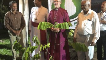30/08 - Tree Planting - Archbishop of Canterbury
